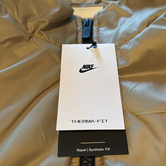 Nike Therma Fit Lightweight Full Zip Puffer Vest - Picture 3 of 7